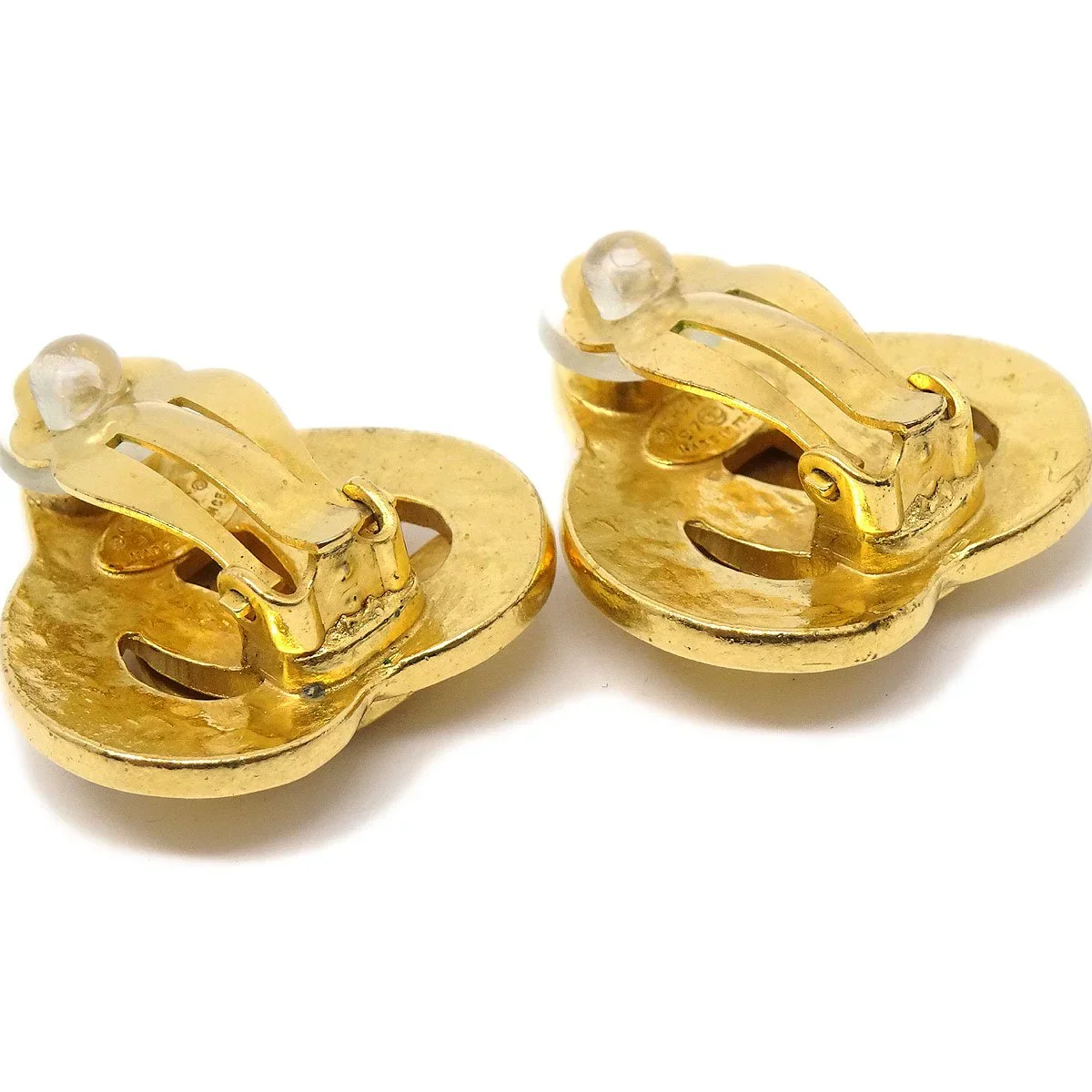 CHANEL 1997 Heart Earrings Gold Large - Image 3