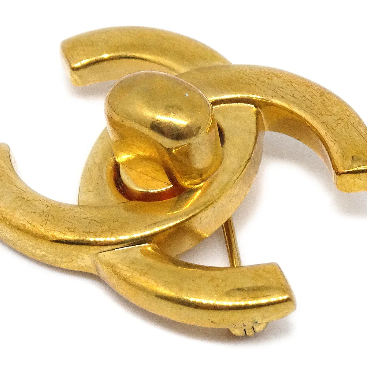 CHANEL 1996 Turnlock Brooch Pin Gold Small - Image 2