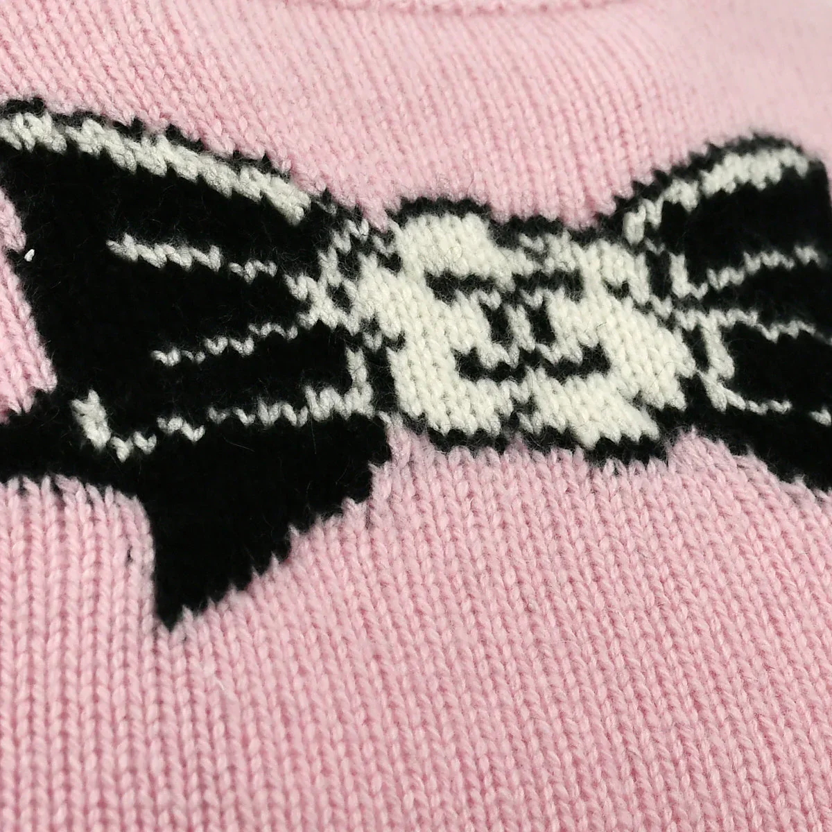 Chanel Fall 1995 Bow Motif Cashmere Jumper #38 - Image 3