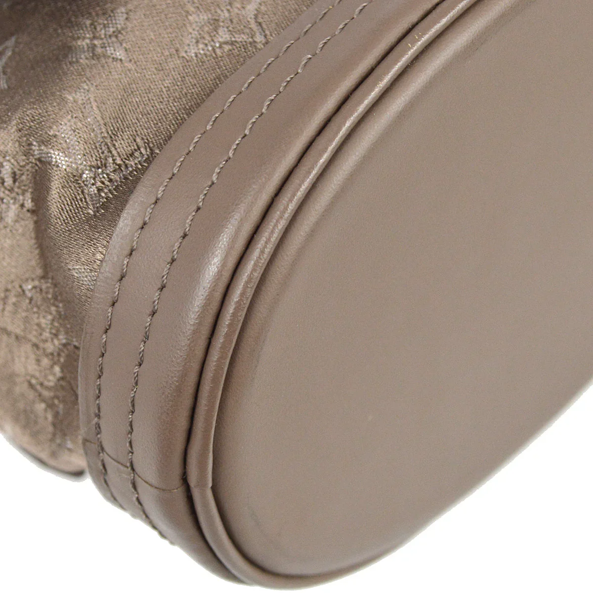 Louis Vuitton 2001 Beige Monogram Satin Little Bucket Handbag M92145 - Image 4