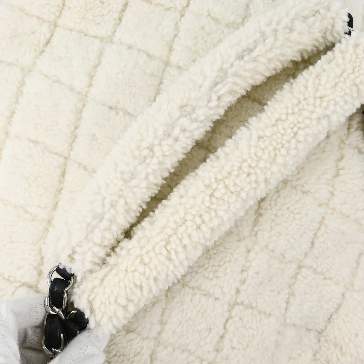 Chanel 2019 White Wool Coco Neige 2way Tote Handbag - Image 5