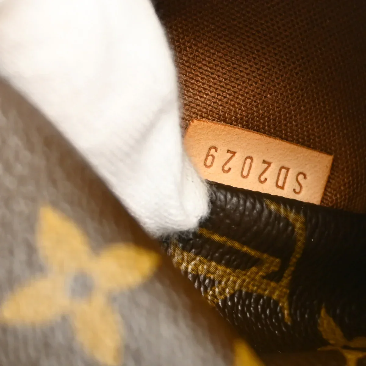 Louis Vuitton 2009 Monogram Totally PM Tote Handbag M56688 - Image 10