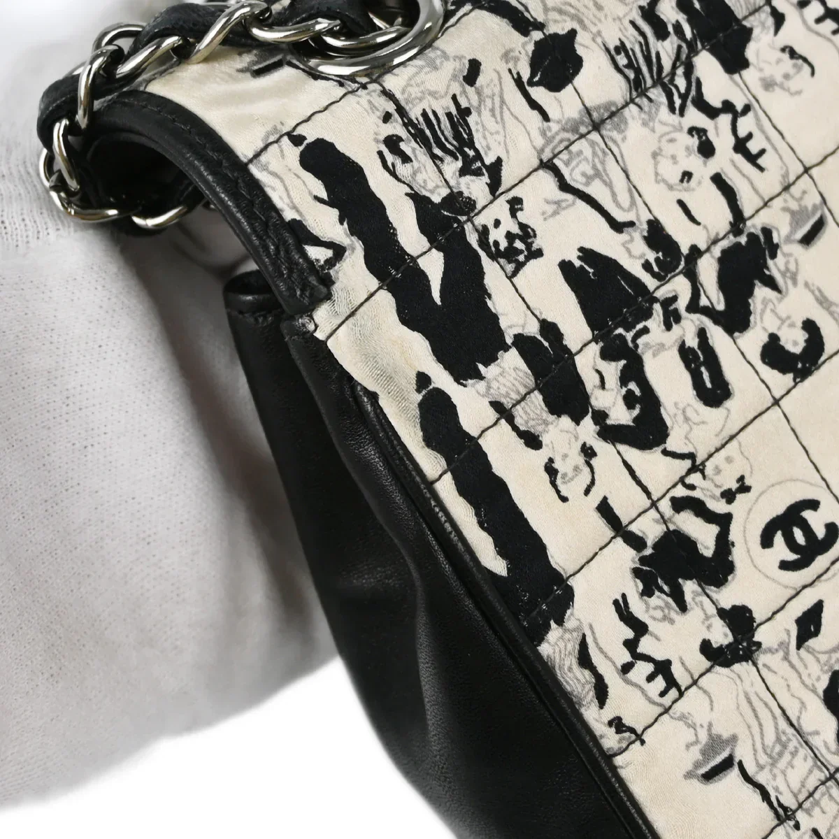 Chanel 2003-2004 Black White Silk Lambskin Choco Bar Shoulder Bag - Image 10