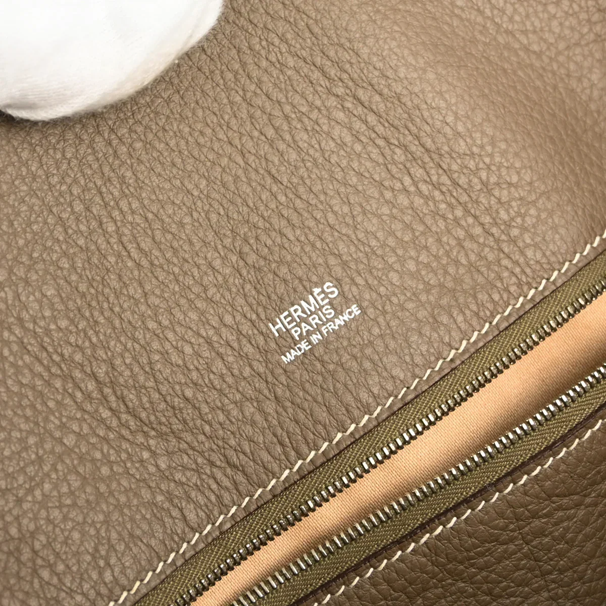 Hermes 2006 Etoupe Taurillon Clemence Victoria Cabas Tote Handbag - Image 5
