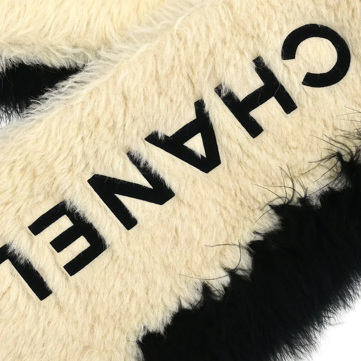 Chanel 1994 Fur Scarf - Image 3