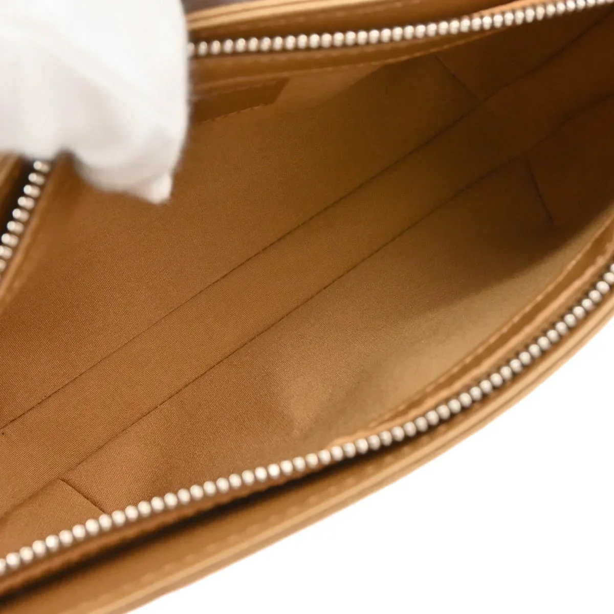 Louis Vuitton 2003 Beige Monogram Mat Fowler Handbag M55147 - Image 5