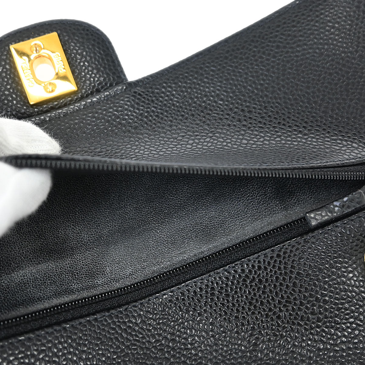 Chanel 1997-1999 Black Caviar Medium Classic Double Flap Shoulder Bag - Image 6