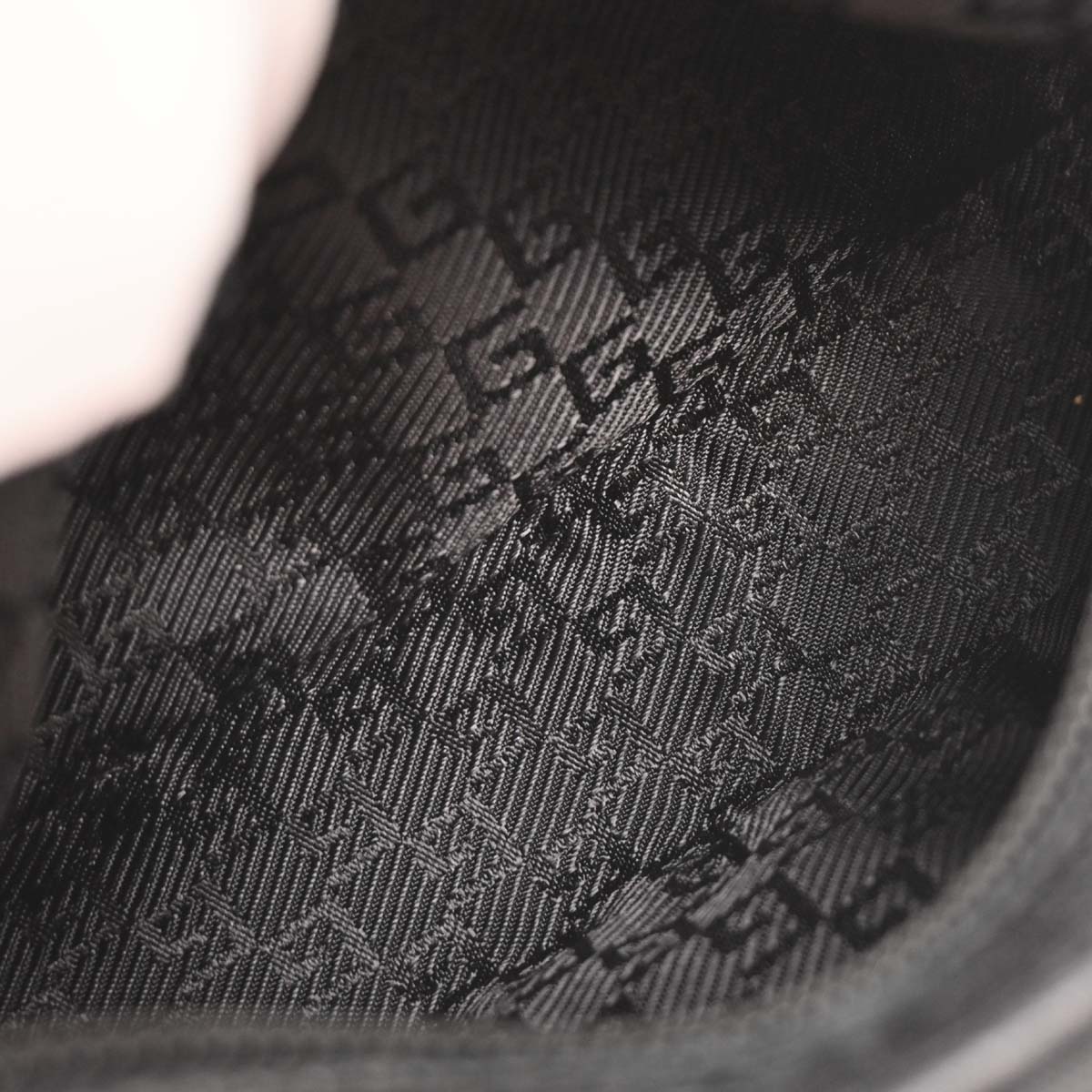 Gucci Black Handbag - Image 8