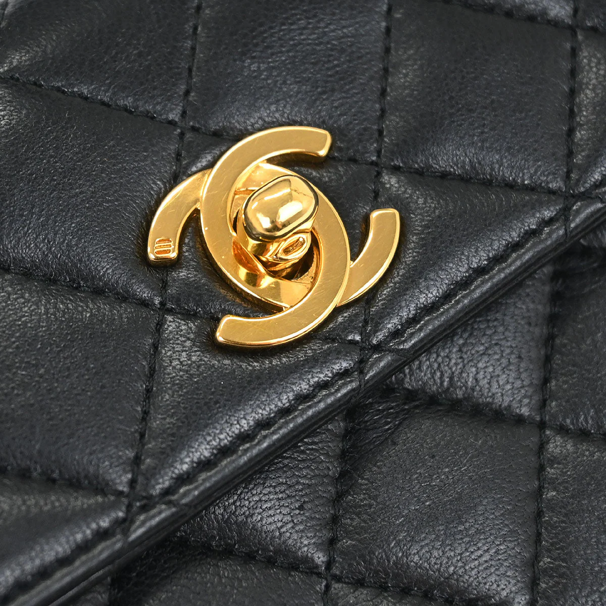 Chanel 1989-1991 Black Lambskin Shoulder Bag - Image 4