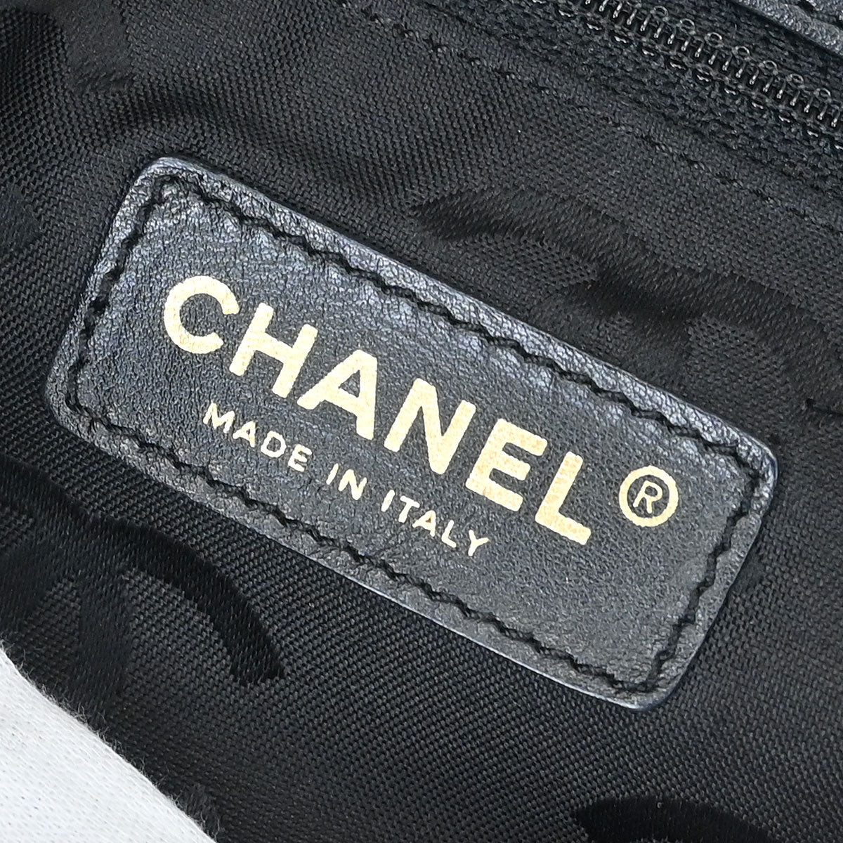 Chanel 2005-2006 Black Straw Chain Tote Handbag - Image 9