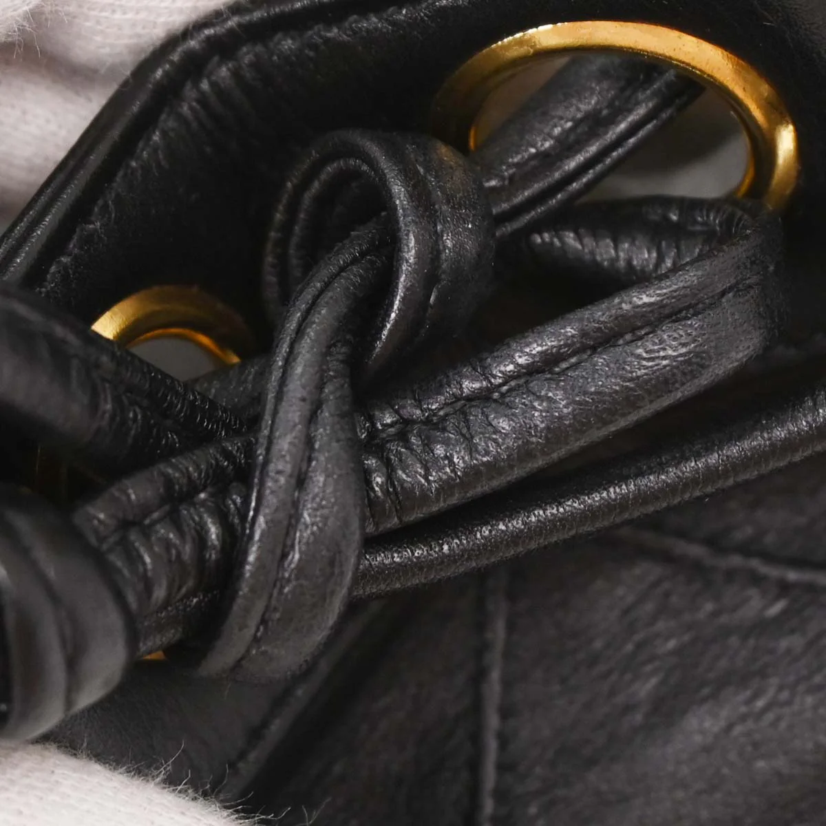 Chanel 1986-1988 Black Lambskin Bicolore Bucket Shoulder Bag - Image 7