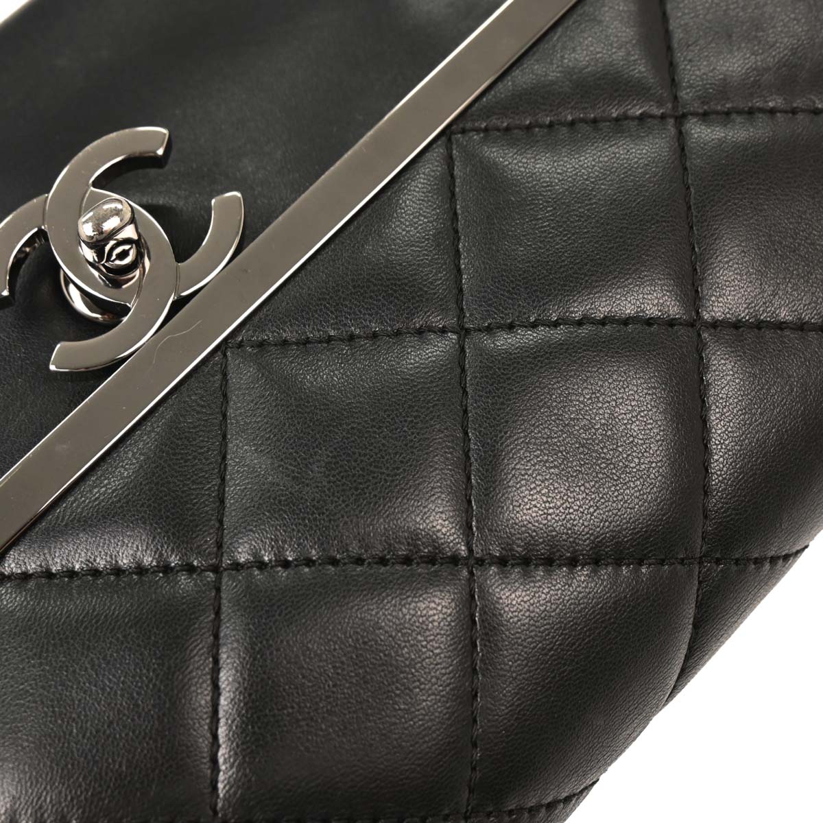 Chanel 2006-2008 Black Lambskin Shoulder Bag - Image 6