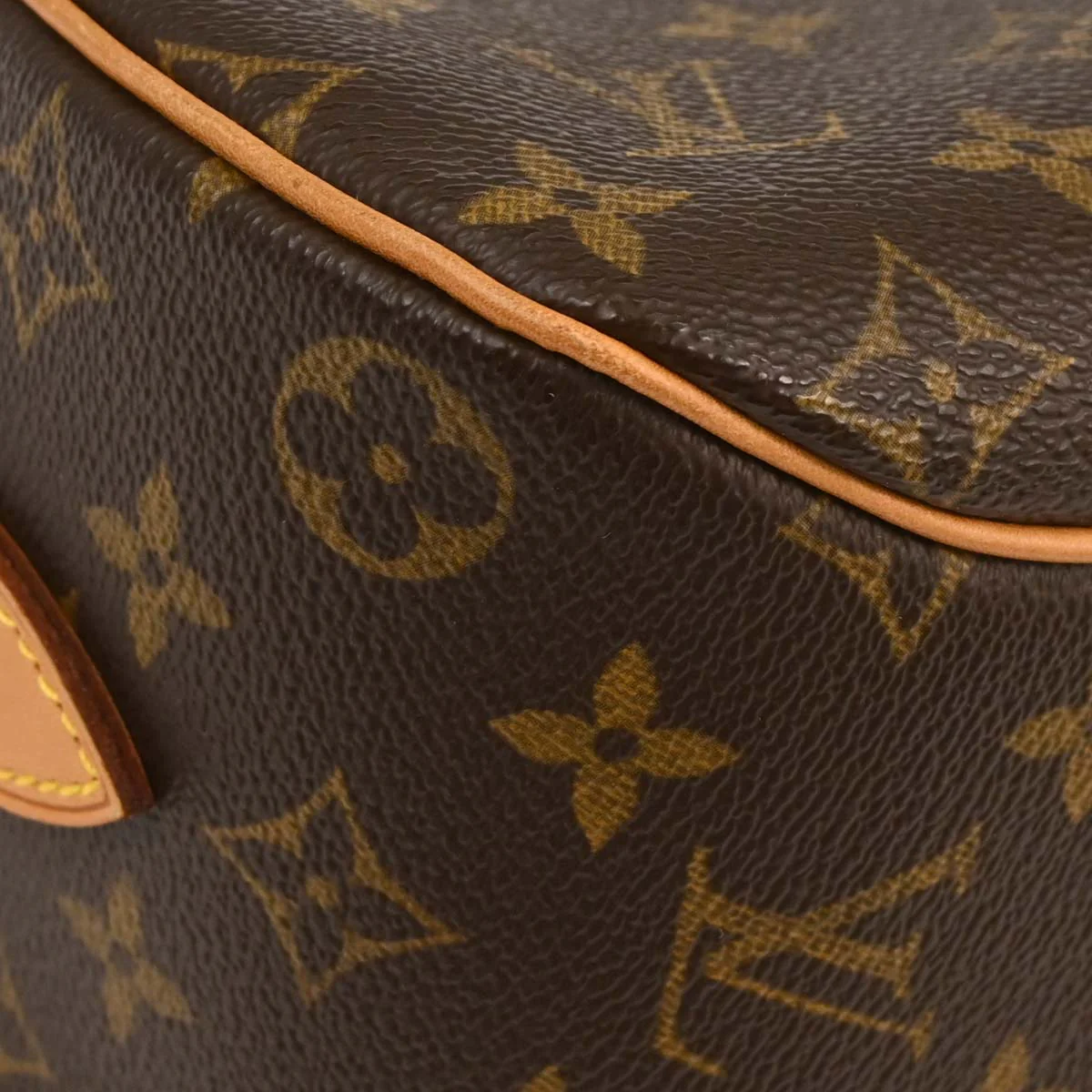 Louis Vuitton 2004 Monogram Blois Crossbody Bag M51221 - Image 4