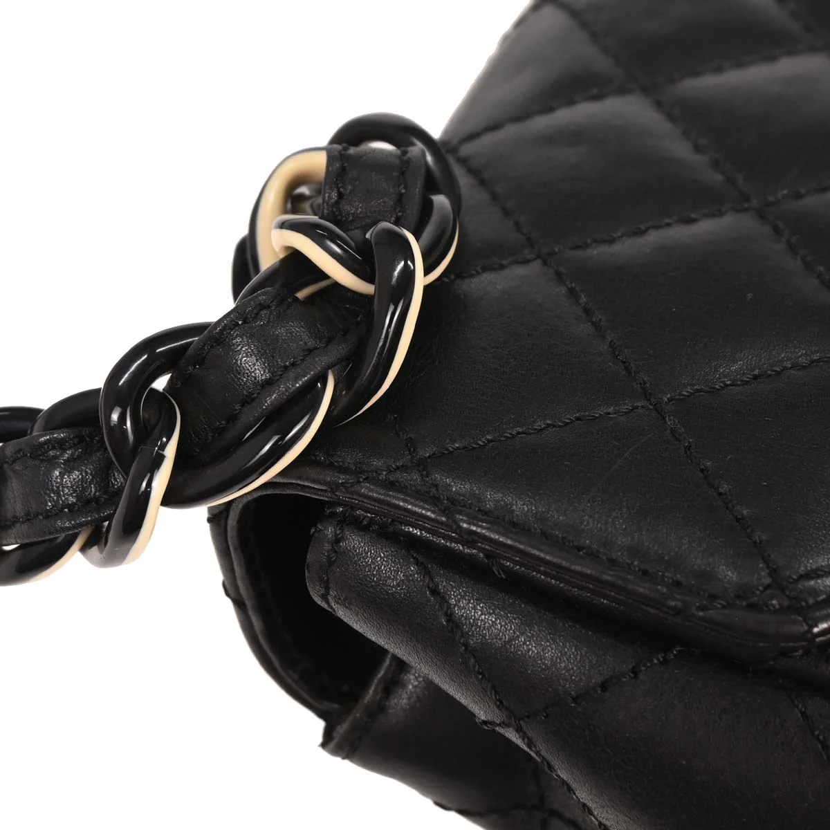 Chanel 2000-2002 Black Lambskin Shoulder Bag - Image 5