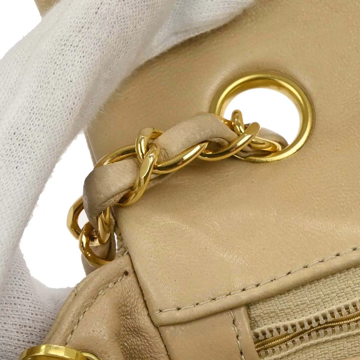 Chanel 1991-1994 Beige Lambskin Classic Square Flap Shoulder Bag - Image 10