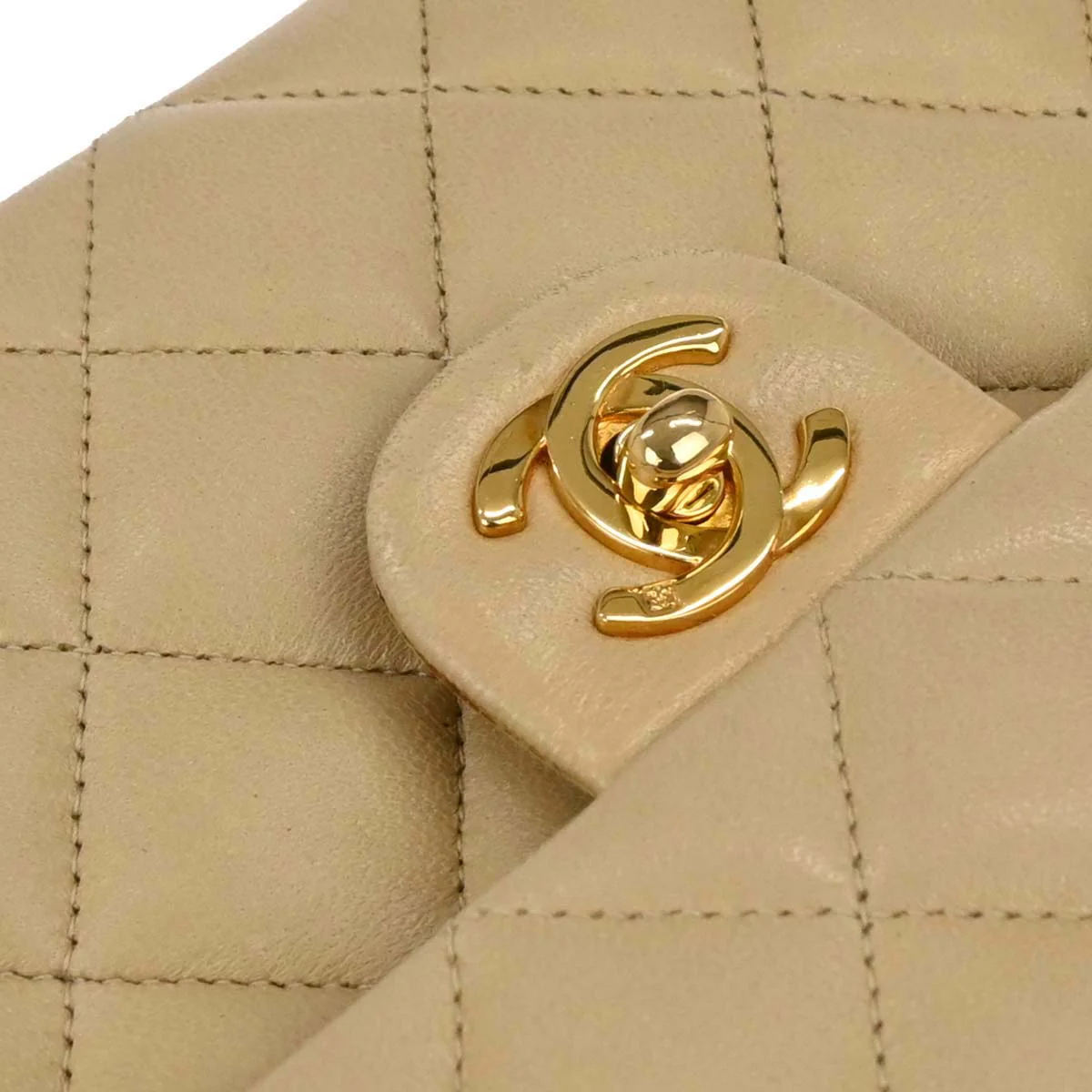 Chanel 1991-1994 Beige Lambskin Classic Square Flap Shoulder Bag - Image 4