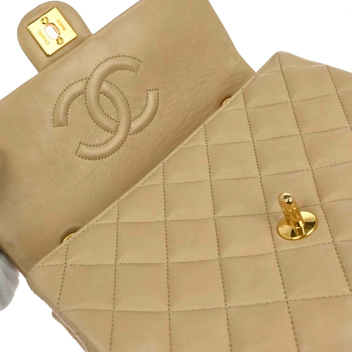 Chanel 1991-1994 Beige Lambskin Classic Square Flap Shoulder Bag - Image 6
