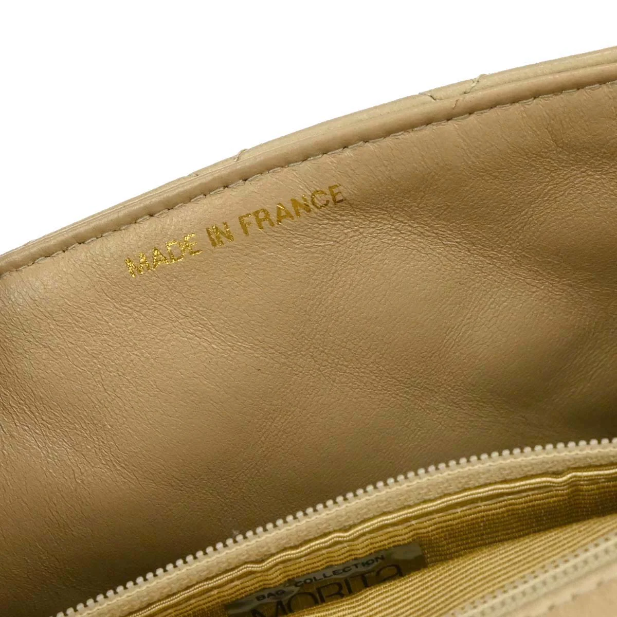 Chanel 1991-1994 Beige Lambskin Classic Square Flap Shoulder Bag - Image 8