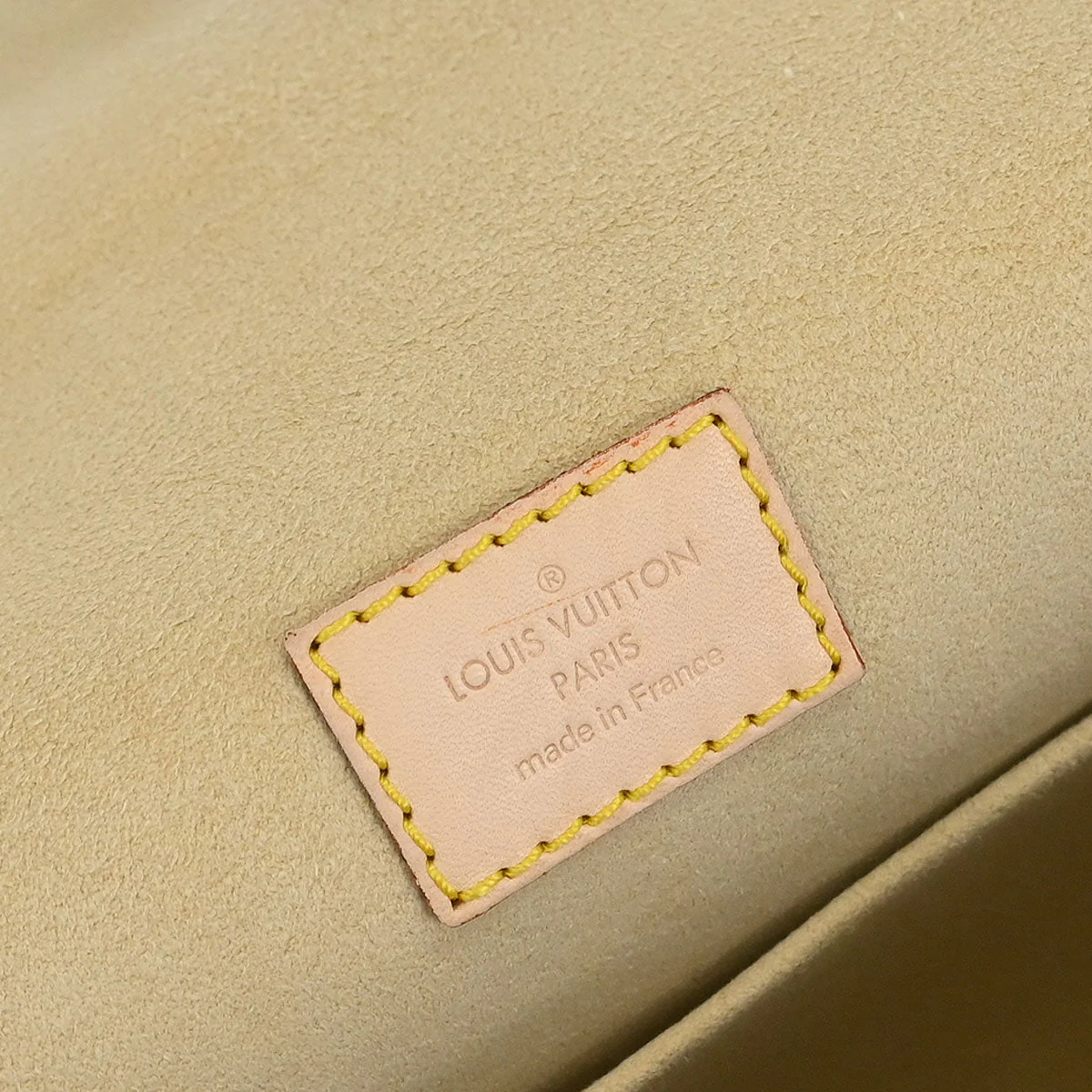 Louis Vuitton Monogram Hudson PM Handbag M40027 - Image 9