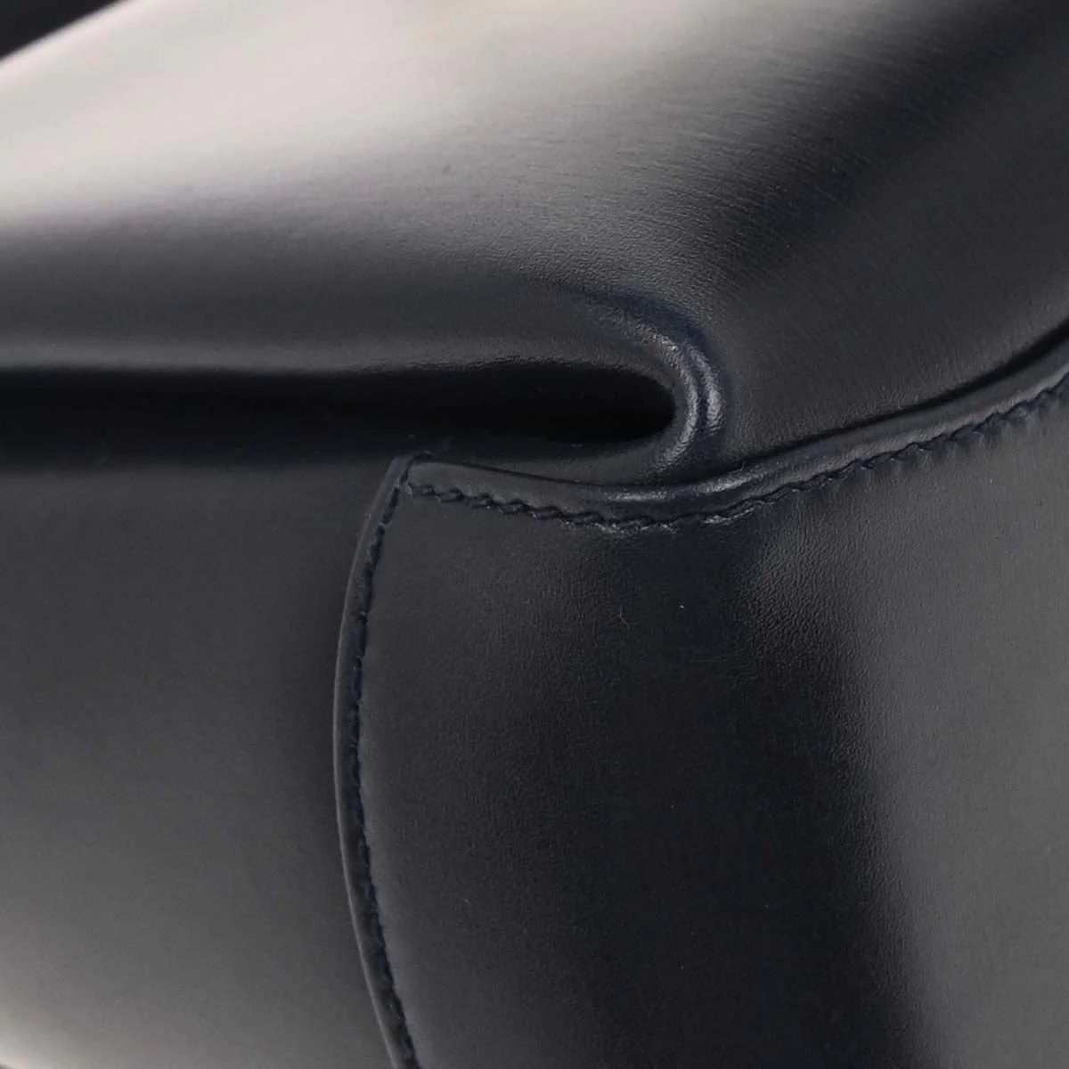 Gucci Navy Leather Bamboo Handbag - Image 3