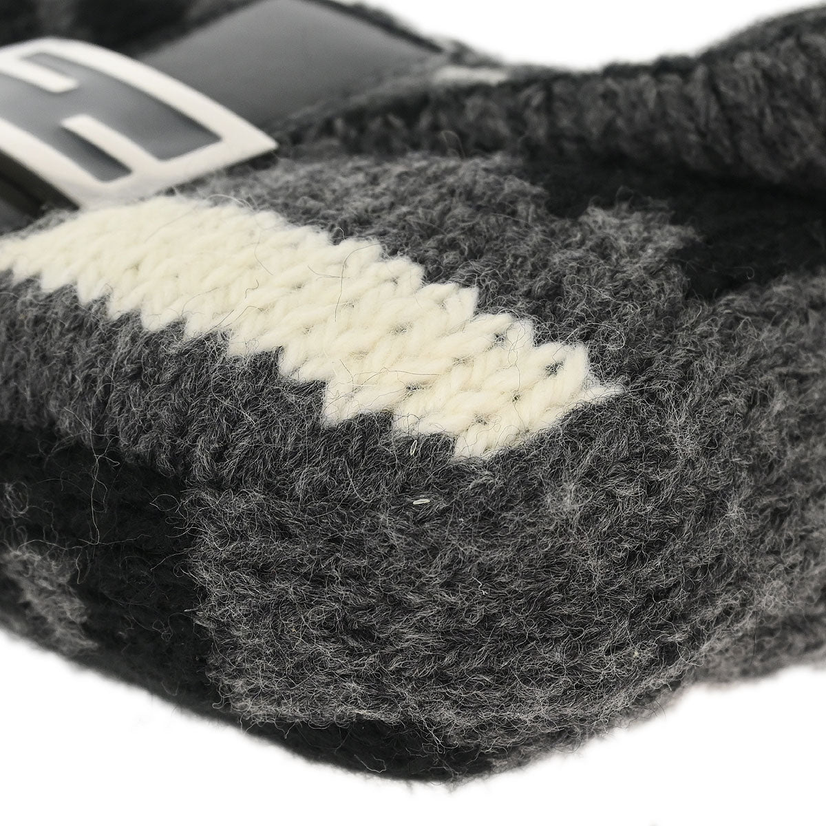 Fendi Gray Wool Baguette Handbag - Image 3