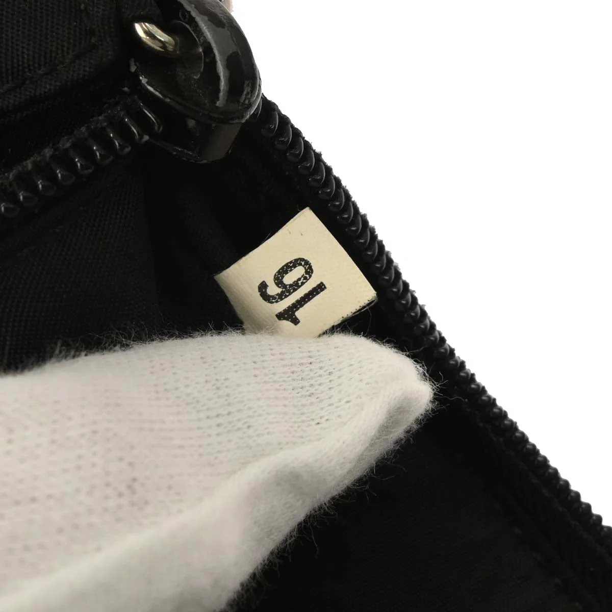 Prada Black Nylon Handbag - Image 10