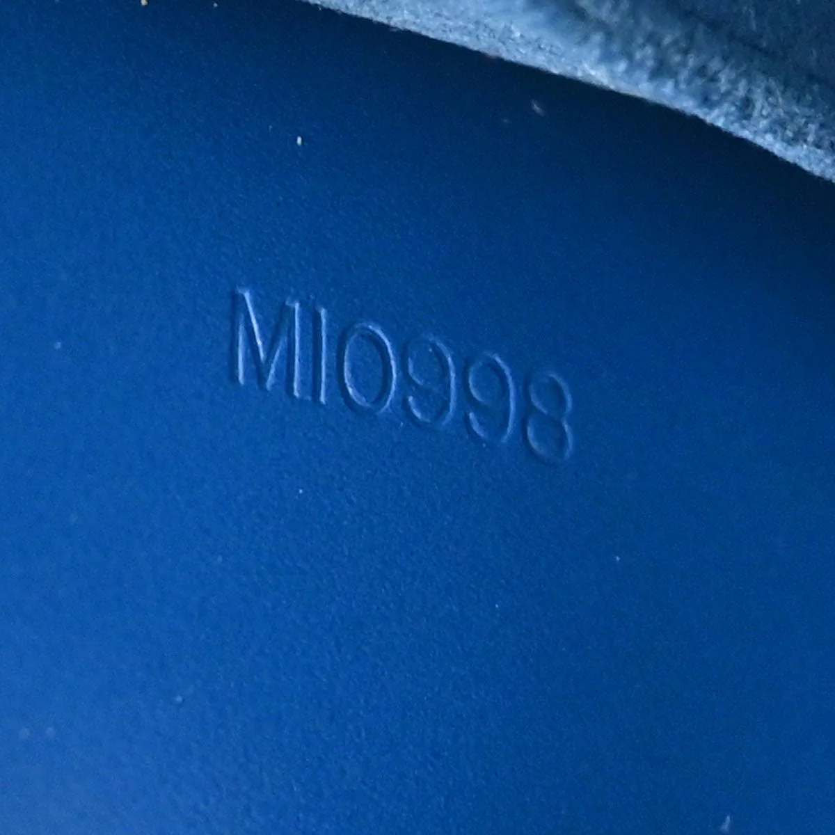 Louis Vuitton 1998 Blue Epi Pont Neuf Handbag M52055 - Image 10