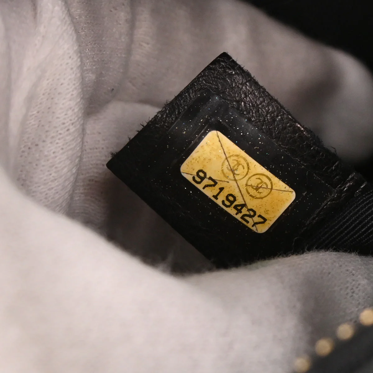 Chanel 2004-2005 Black Caviar Hobo Bag - Image 10
