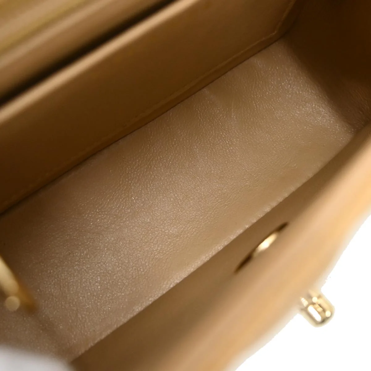 Chanel 2005-2006 Beige Caviar Mini Classic Square Flap Shoulder Bag - Image 7