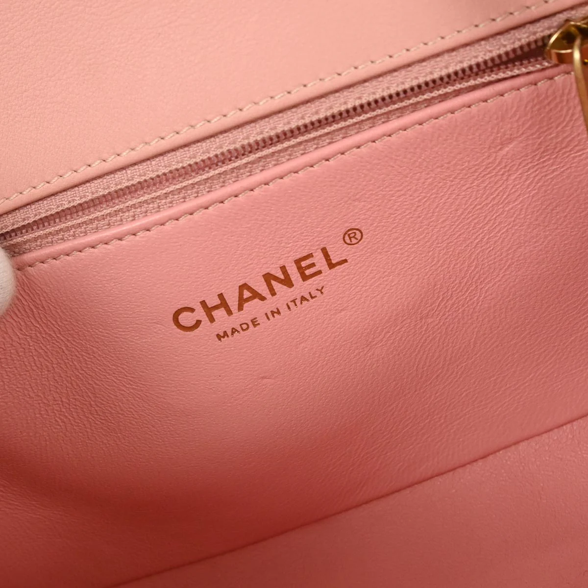 Chanel 2019 Pink Tweed Filigree Shoulder Bag - Image 8