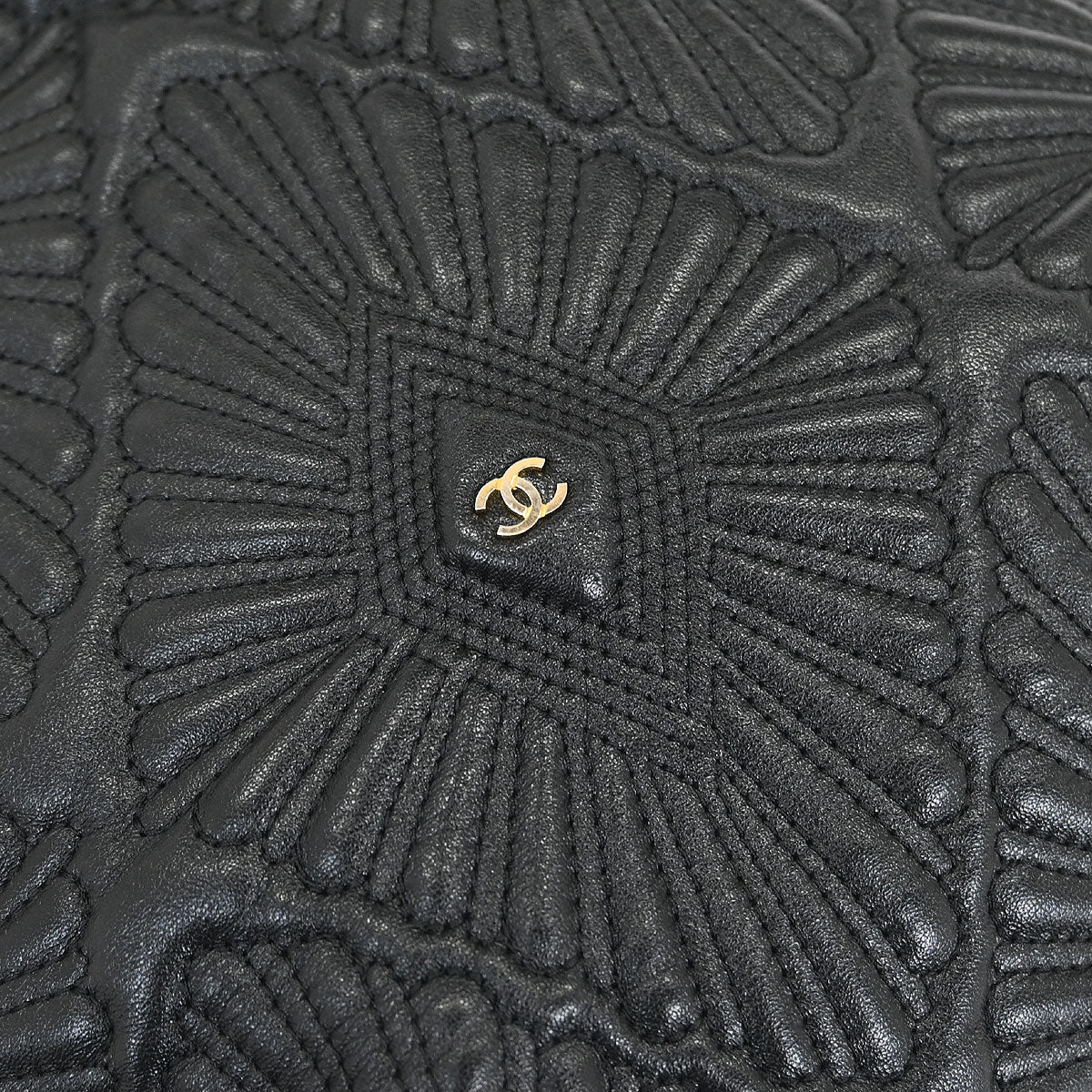 Chanel Black Calfskin Ca D'Oro Tote Bag - Image 3