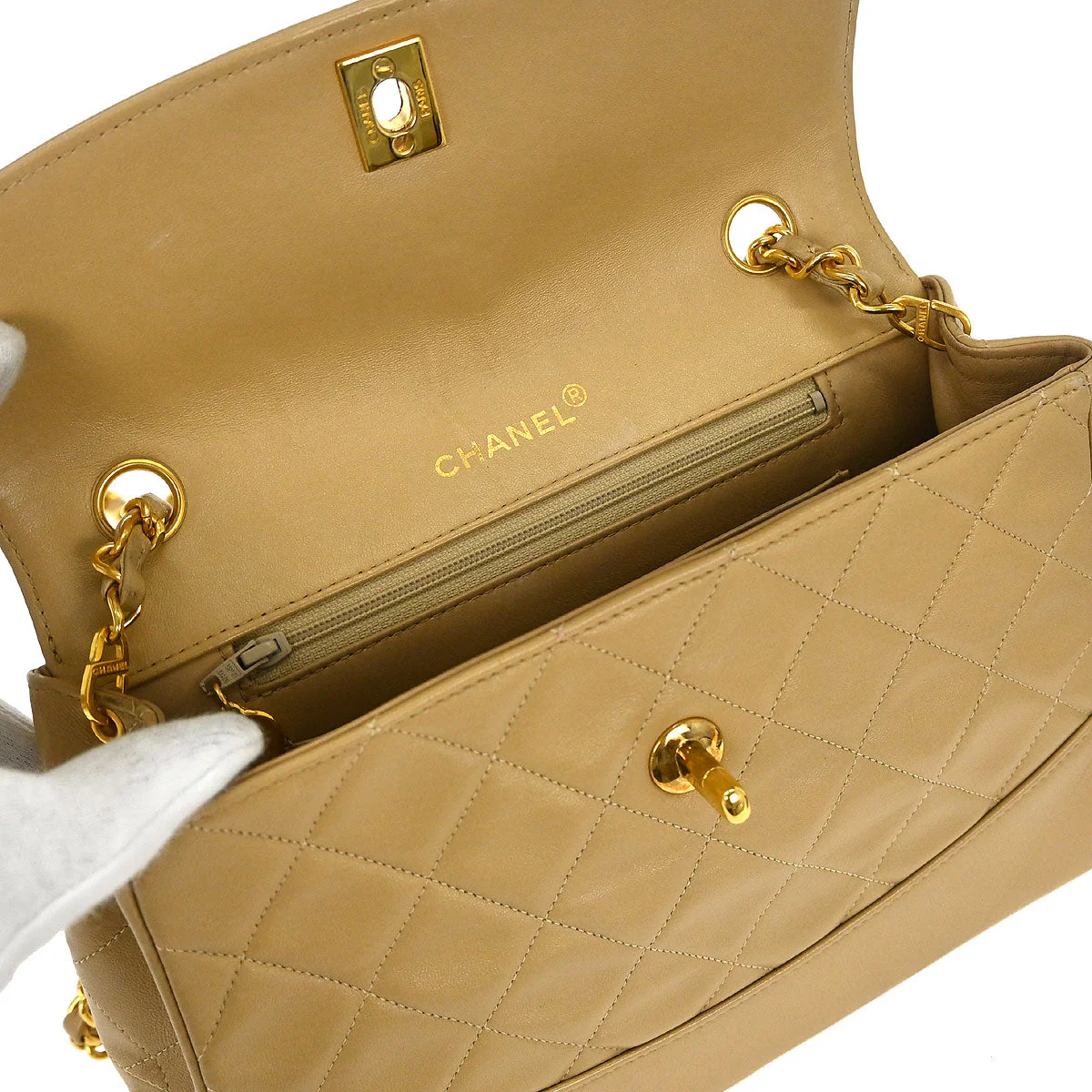 Chanel 1989-1991 Beige Lambskin Single Flap Shoulder Bag - Image 7