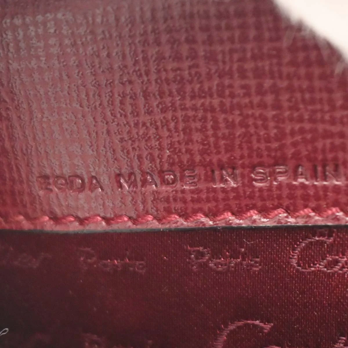 Cartier Bordeaux Handbag - Image 10
