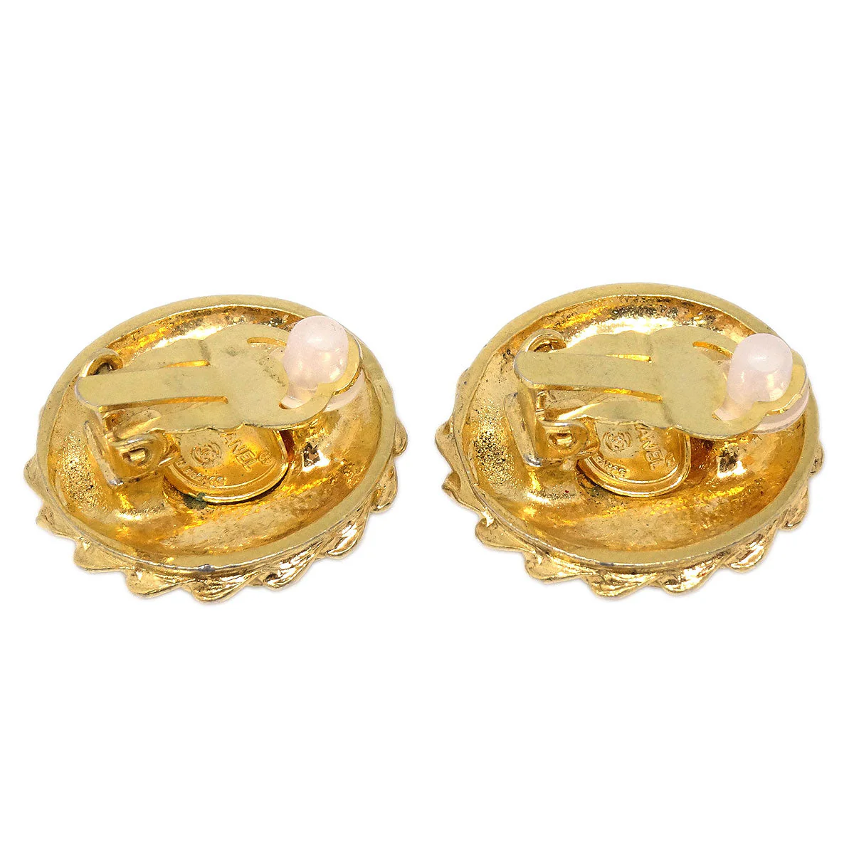 Chanel Button Clip-On Earrings Gold - Image 3