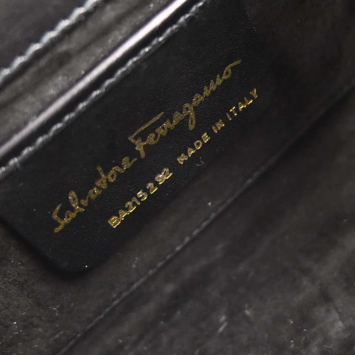 Salvatore Ferragamo Black Leather Gancini Shoulder Bag - Image 9
