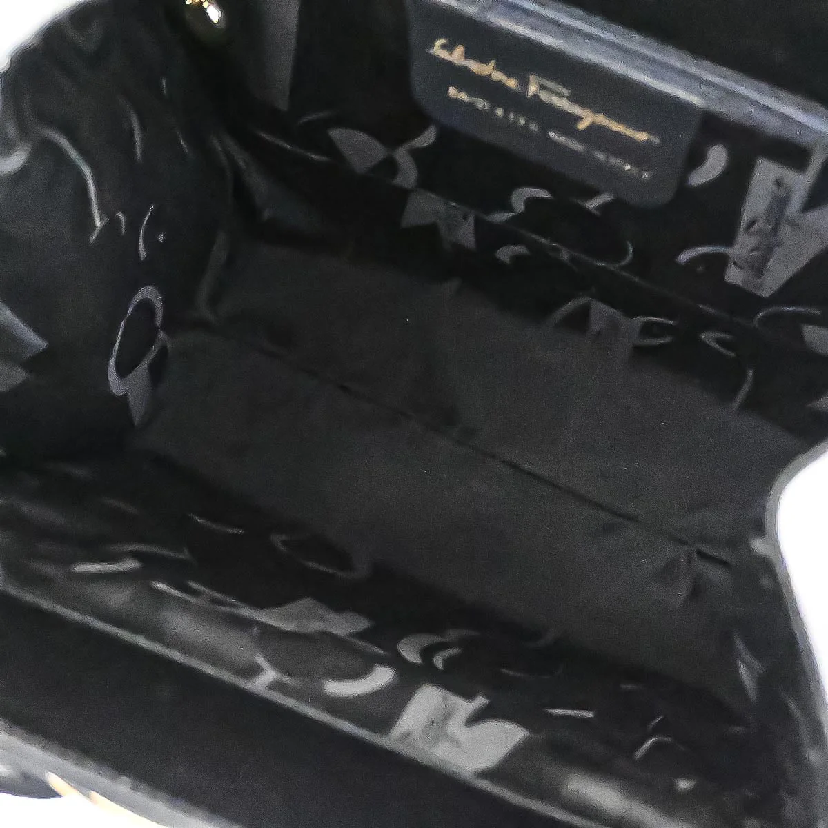 Salvatore Ferragamo Black Vara Bow 2way Shoulder Handbag - Image 8
