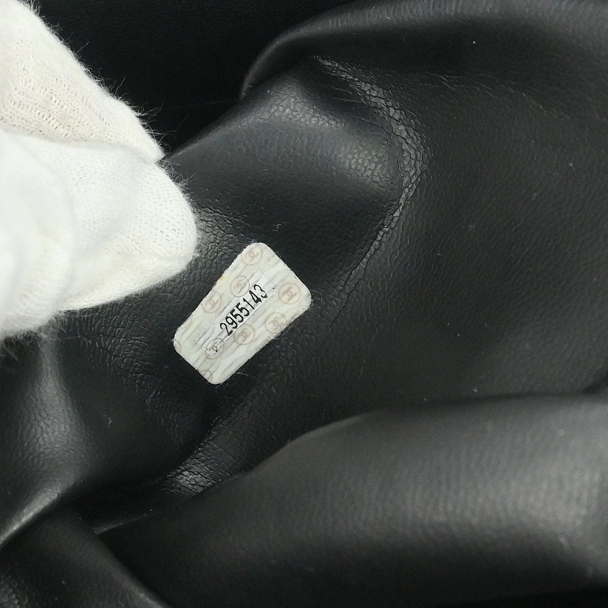Chanel 1991-1994 Black Lambskin Shoulder Bag - Image 10