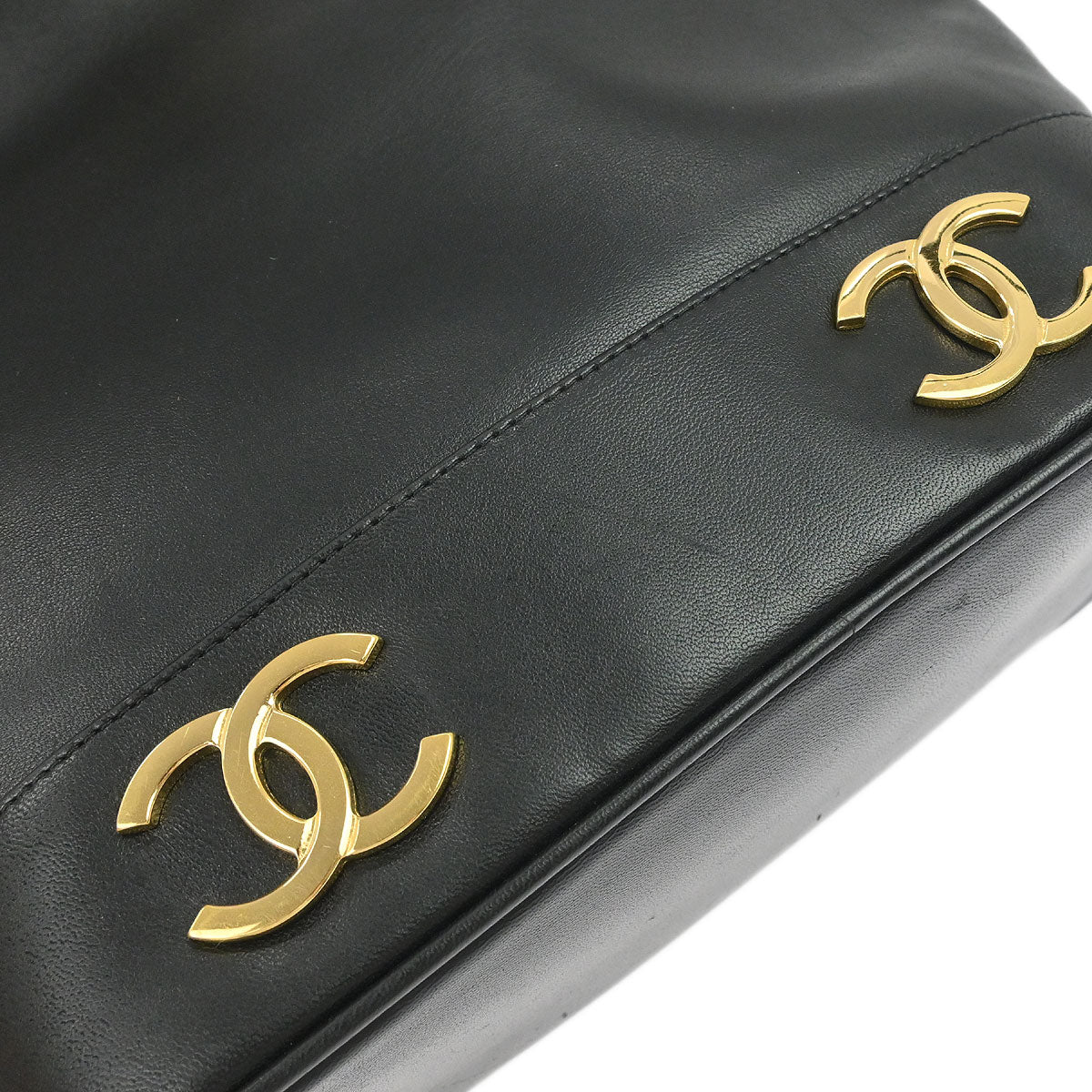 Chanel 1991-1994 Black Lambskin Shoulder Bag - Image 4