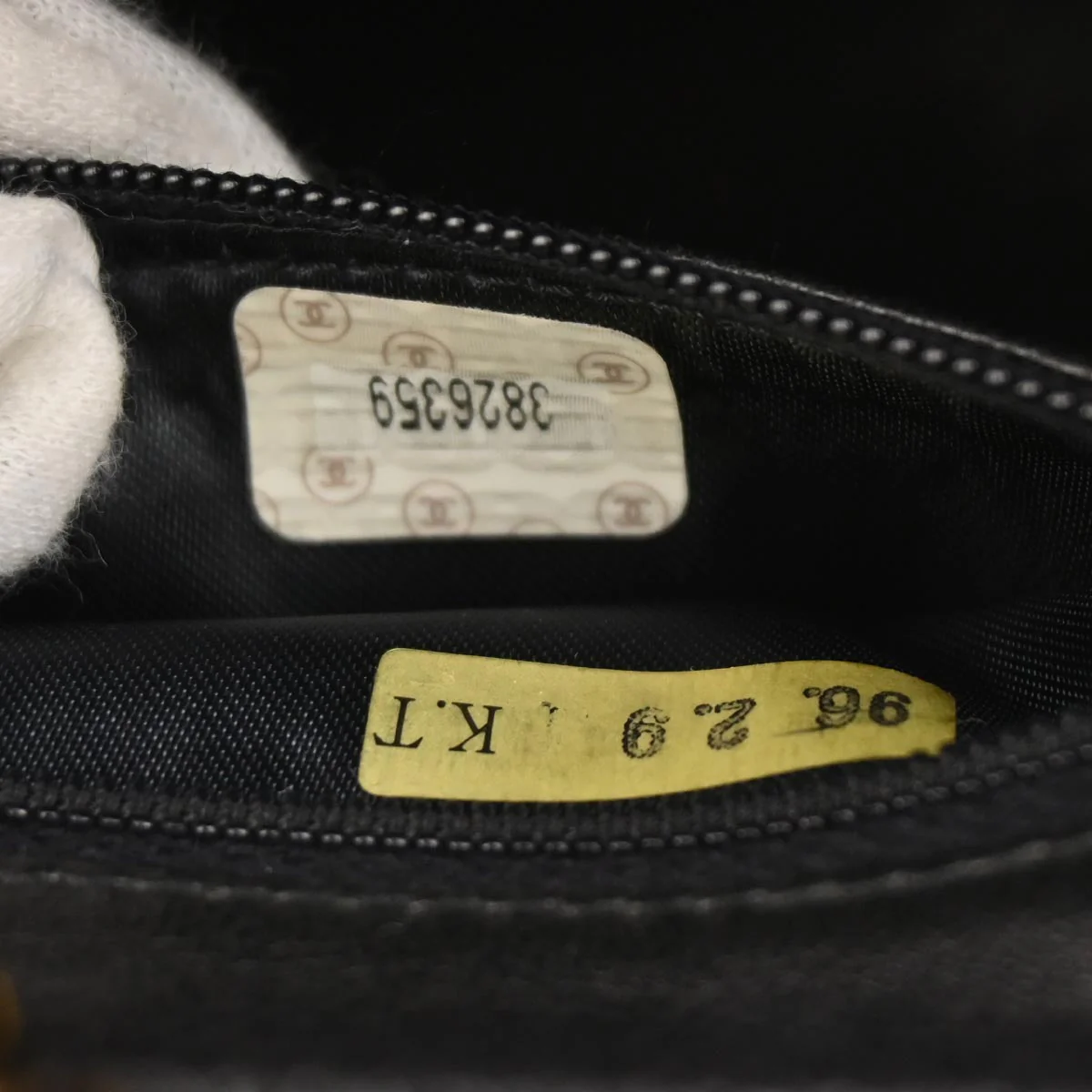 Chanel 1994-1996 Black Caviar Skin Shoulder Bag - Image 10