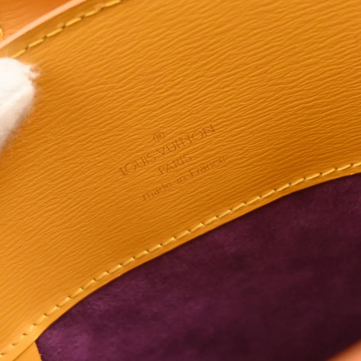 Louis Vuitton 1997 Yellow Epi Cluny Shoulder Bag M52259 - Image 9