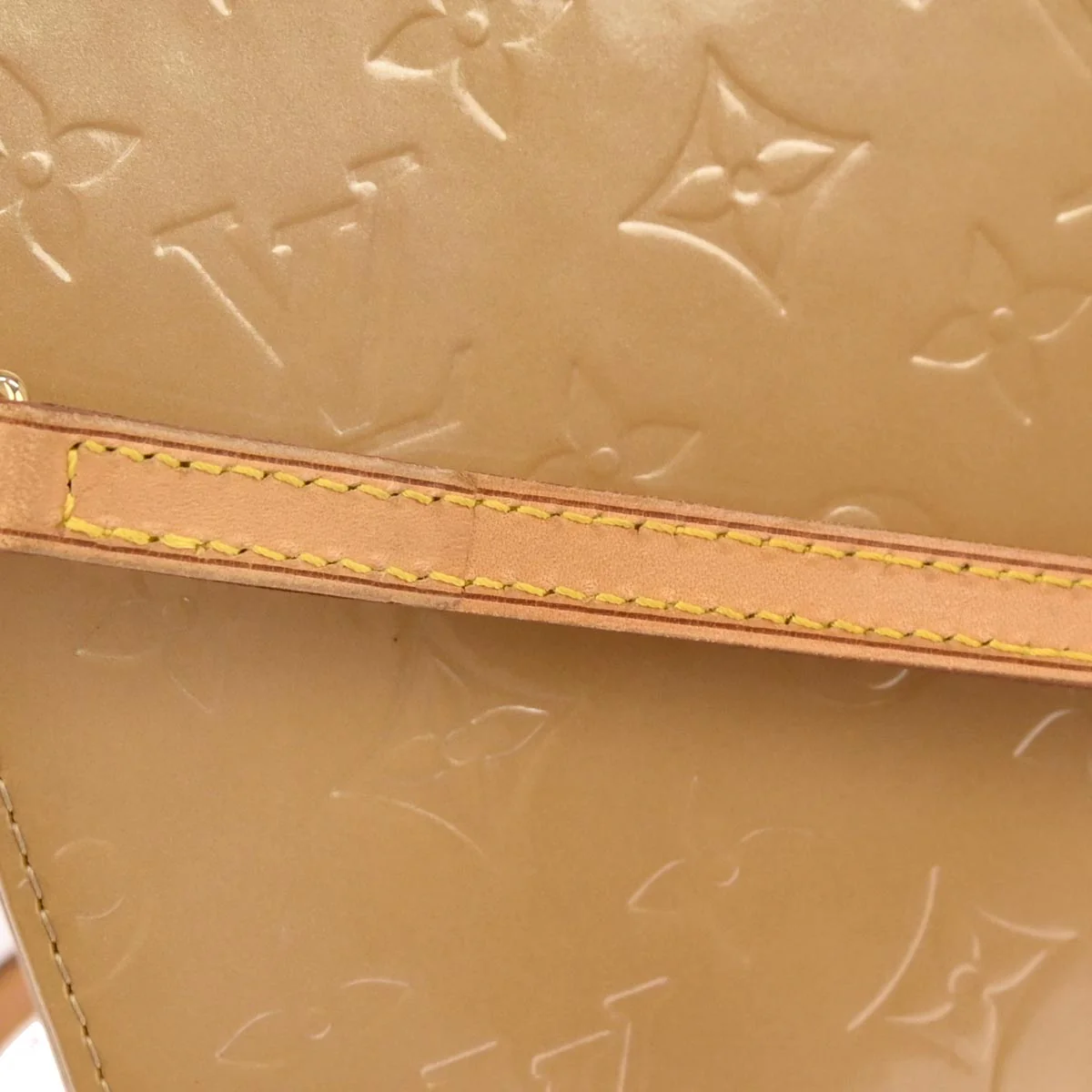 Louis Vuitton 2005 Beige Monogram Vernis Motte Shoulder Bag M91136 - Image 3