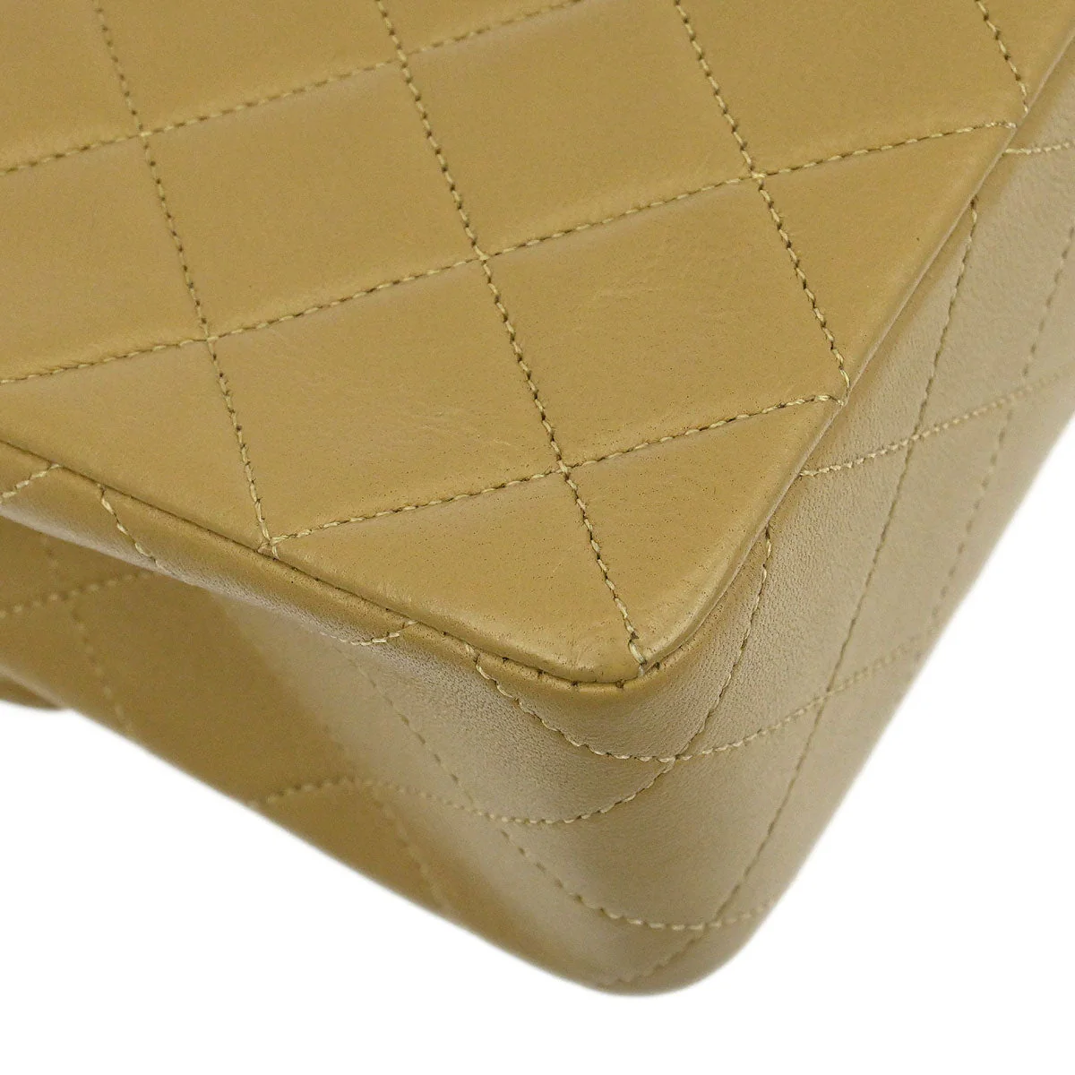 Chanel 1989-1991 Beige Lambskin Classic Square Flap Shoulder Bag 20 - Image 3