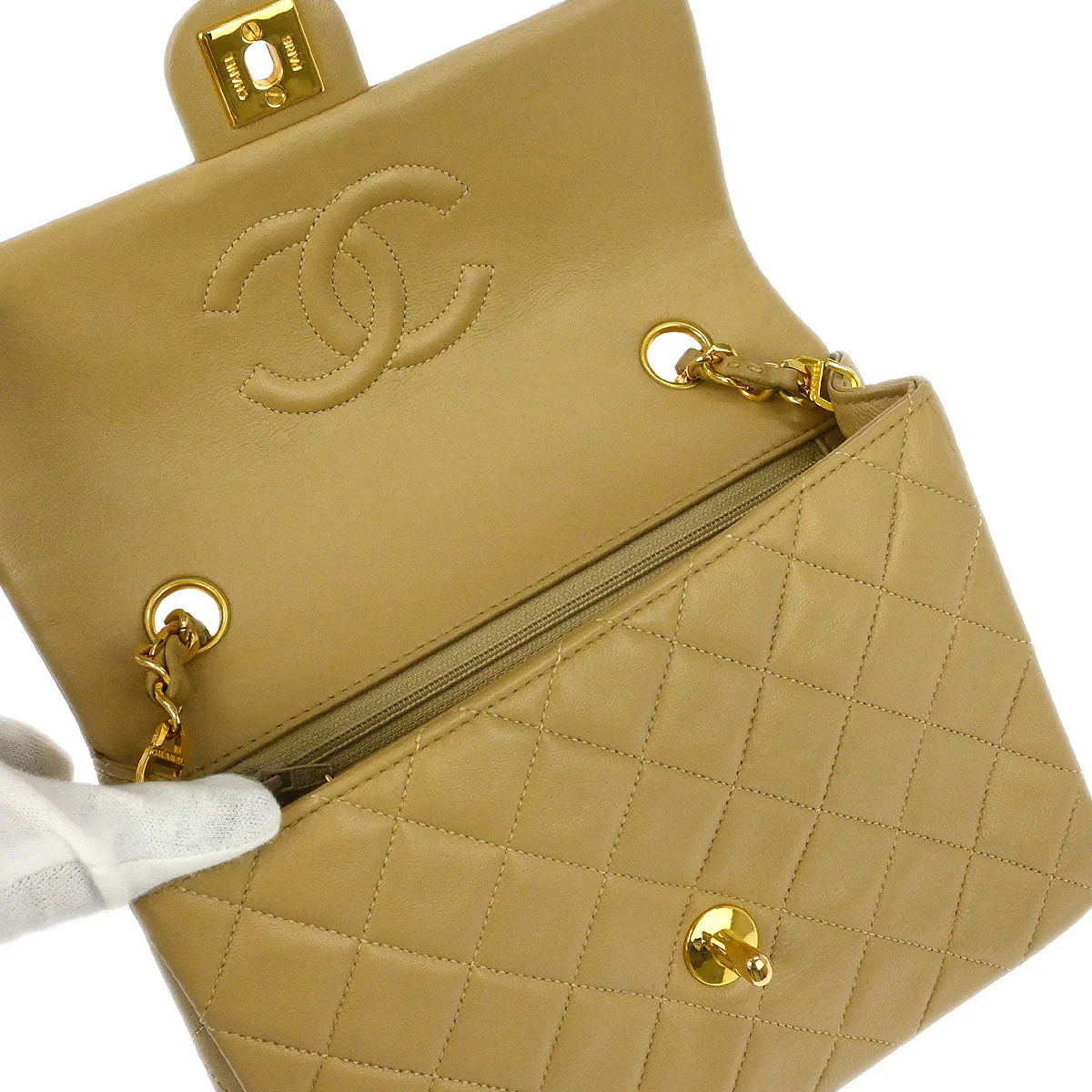 Chanel 1989-1991 Beige Lambskin Classic Square Flap Shoulder Bag 20 - Image 7