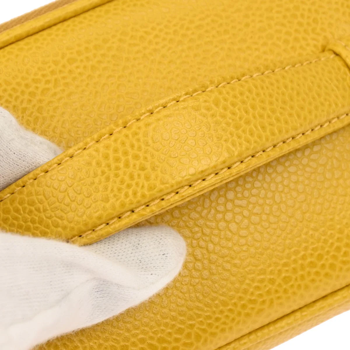 Chanel 1996-1997 Yellow Caviar Skin Vanity Handbag - Image 3