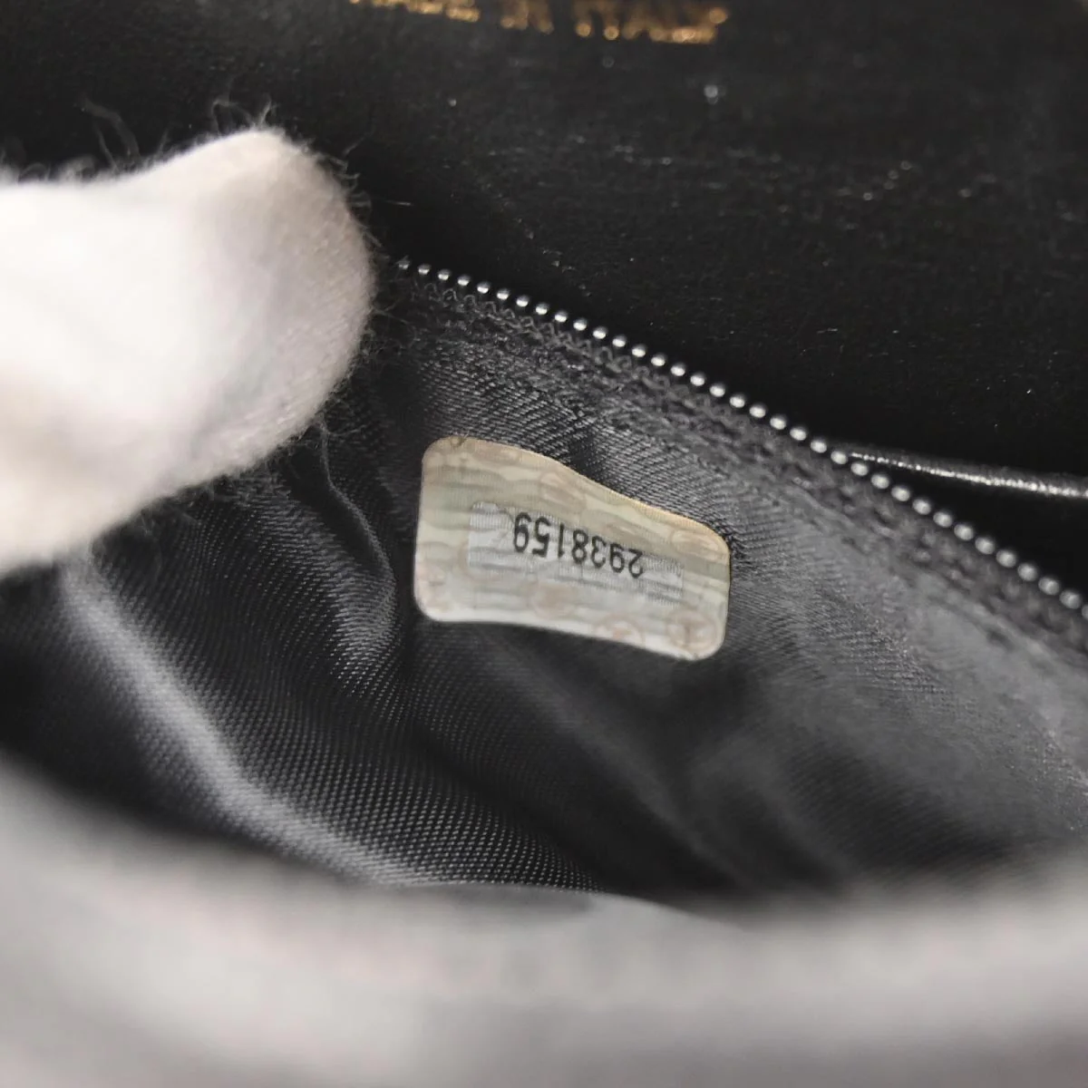 Chanel 1991-1994 Black Caviar Skin Bias Stitch Camera Bag Mini - Image 10