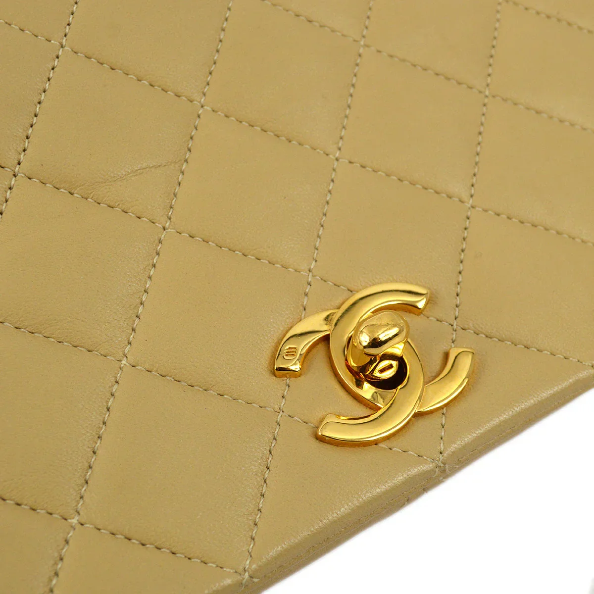 Chanel 1989-1991 Beige Lambskin Turnlock Small Full Flap Shoulder Bag - Image 4