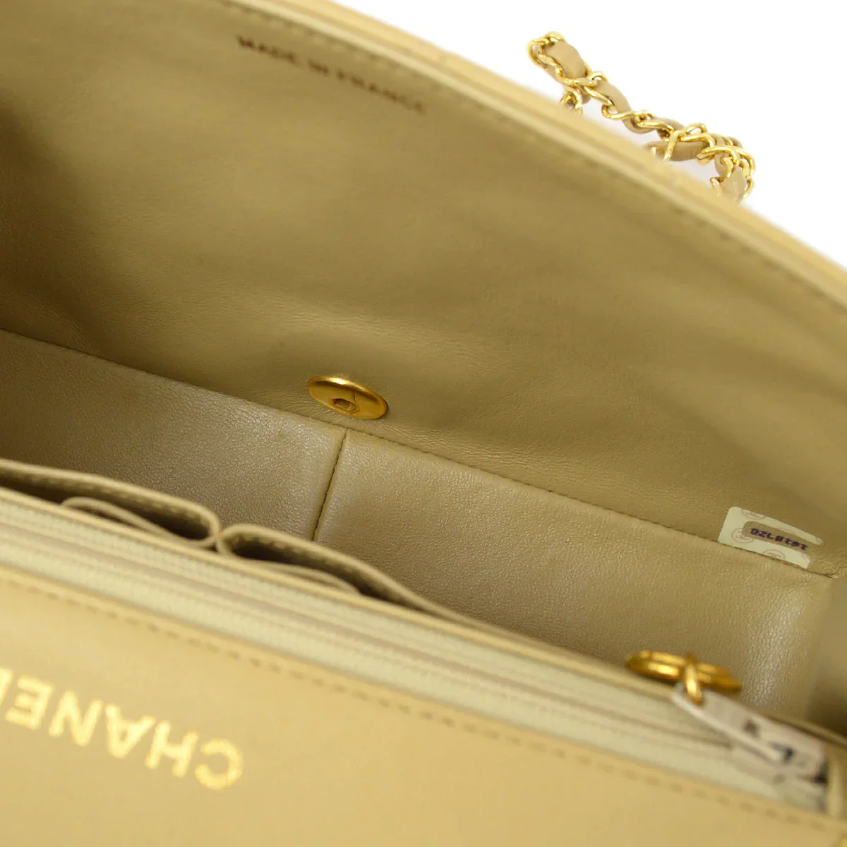 Chanel 1989-1991 Beige Lambskin Turnlock Small Full Flap Shoulder Bag - Image 7