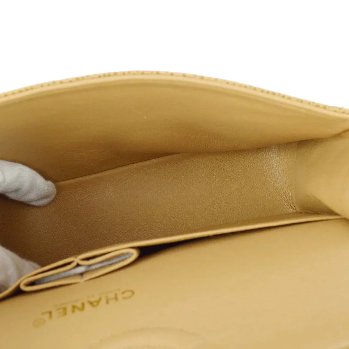 Chanel 2001-2003 Beige Caviar Medium Classic Double Flap Bag SHW - Image 9
