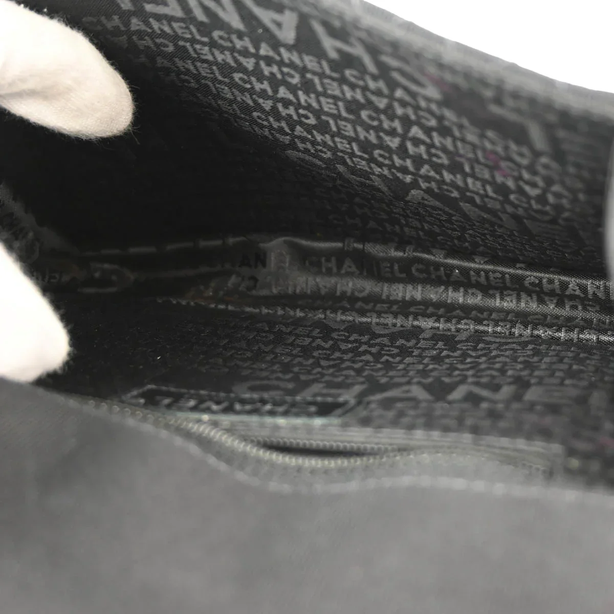 Chanel 2004-2005 Black Canvas Emblem Shoulder Bag - Image 9