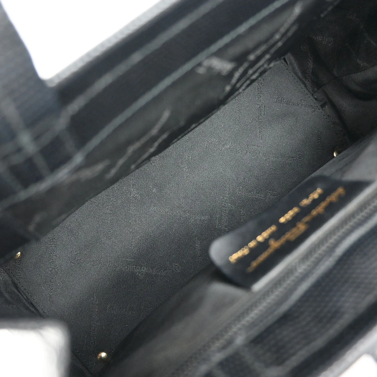 Salvatore Ferragamo Black Vara 2way Shoulder Handbag - Image 7